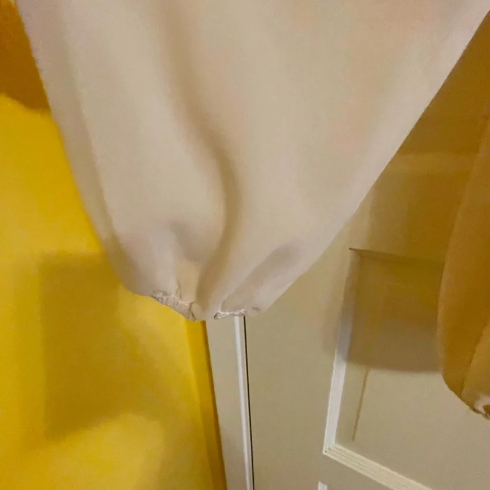 studio M tops is in good condition no stains or rips .long sleeves . - Picture 6 of 6